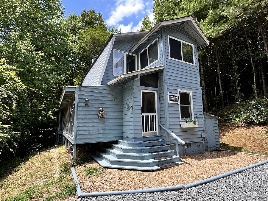 Off-Grid Mini-Farm Near Murphy